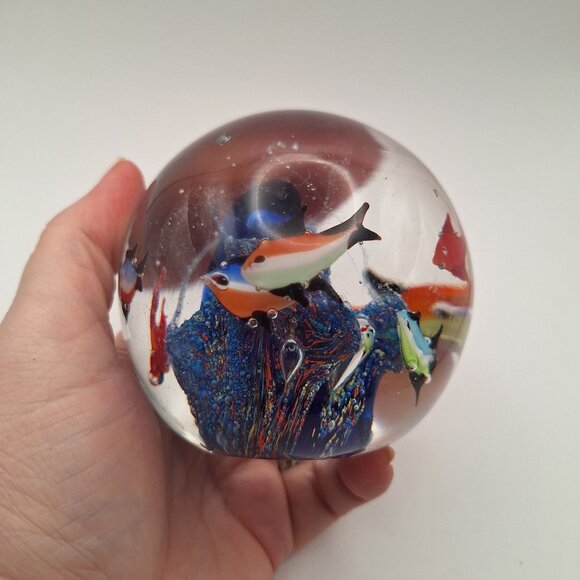 VINTAGE MURANO-STYLE ART GLASS FISH AQUARIUM ROUND PAPERWEIGHT LARGE VIBRANT - Picture 8 of 16